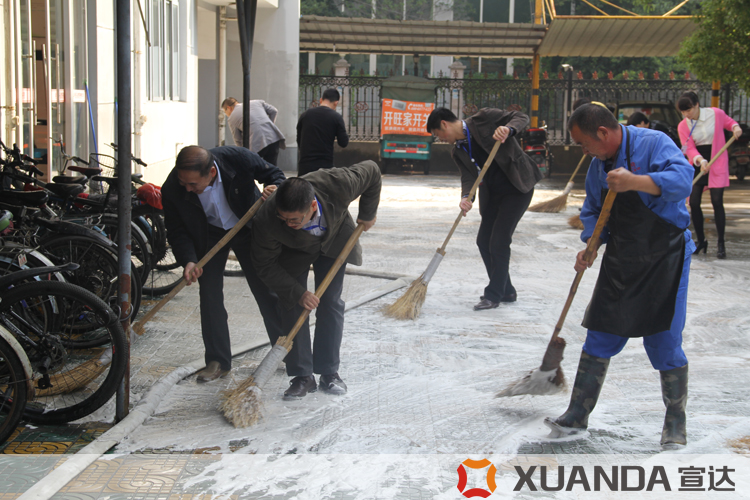 美化家园，爱我乐鱼（中国）-乐鱼网页版登录入口举行党员先锋模范义务劳动