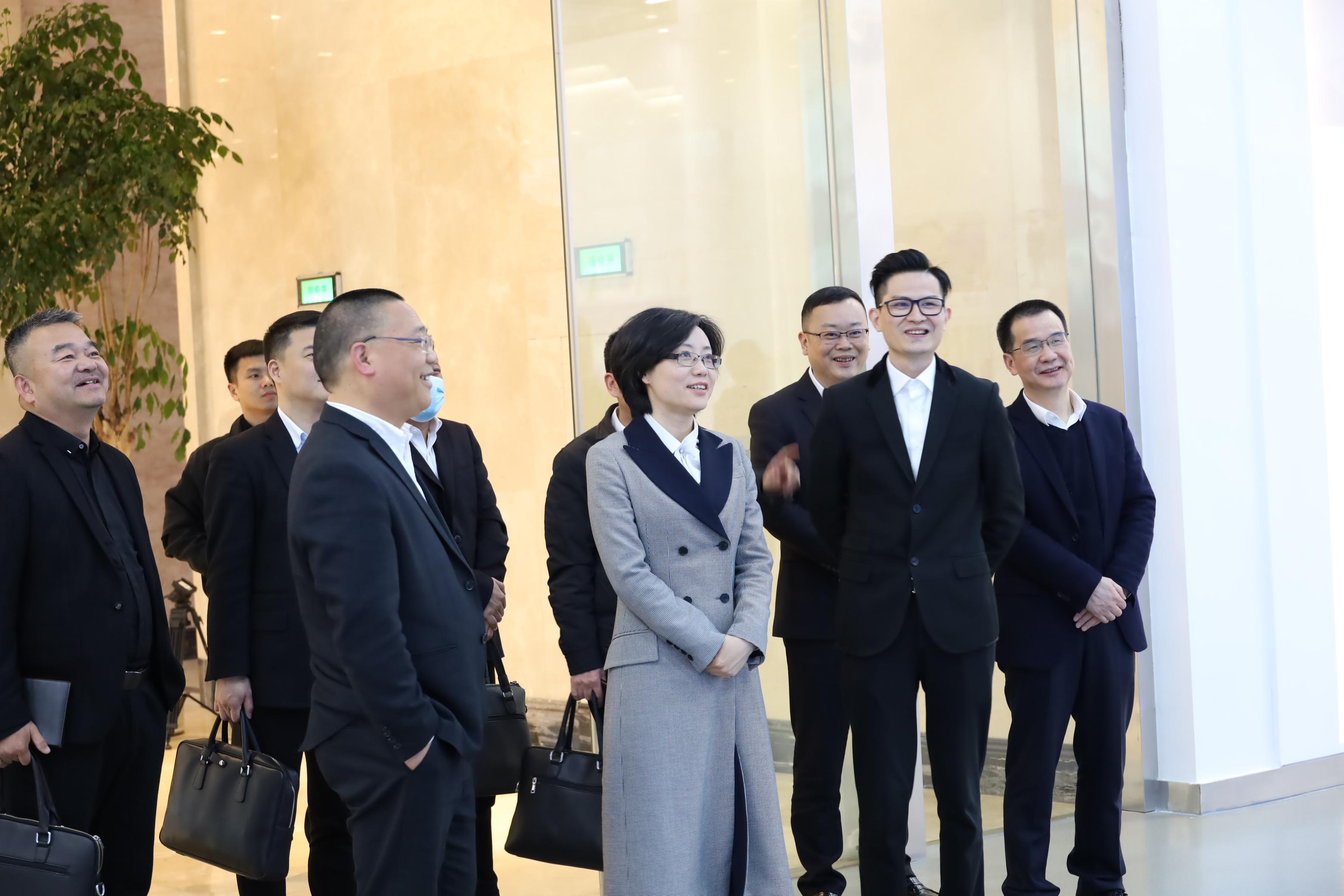 永嘉县委书记王彩莲莅临乐鱼网页版登录入口新春走访